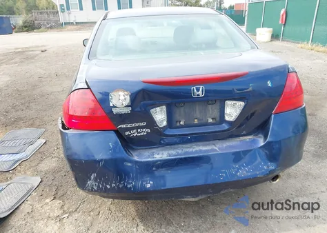 2007 Honda Accord 2.4 Lx z USA, uszkodzony, nr VIN 1HGCM56477A172377